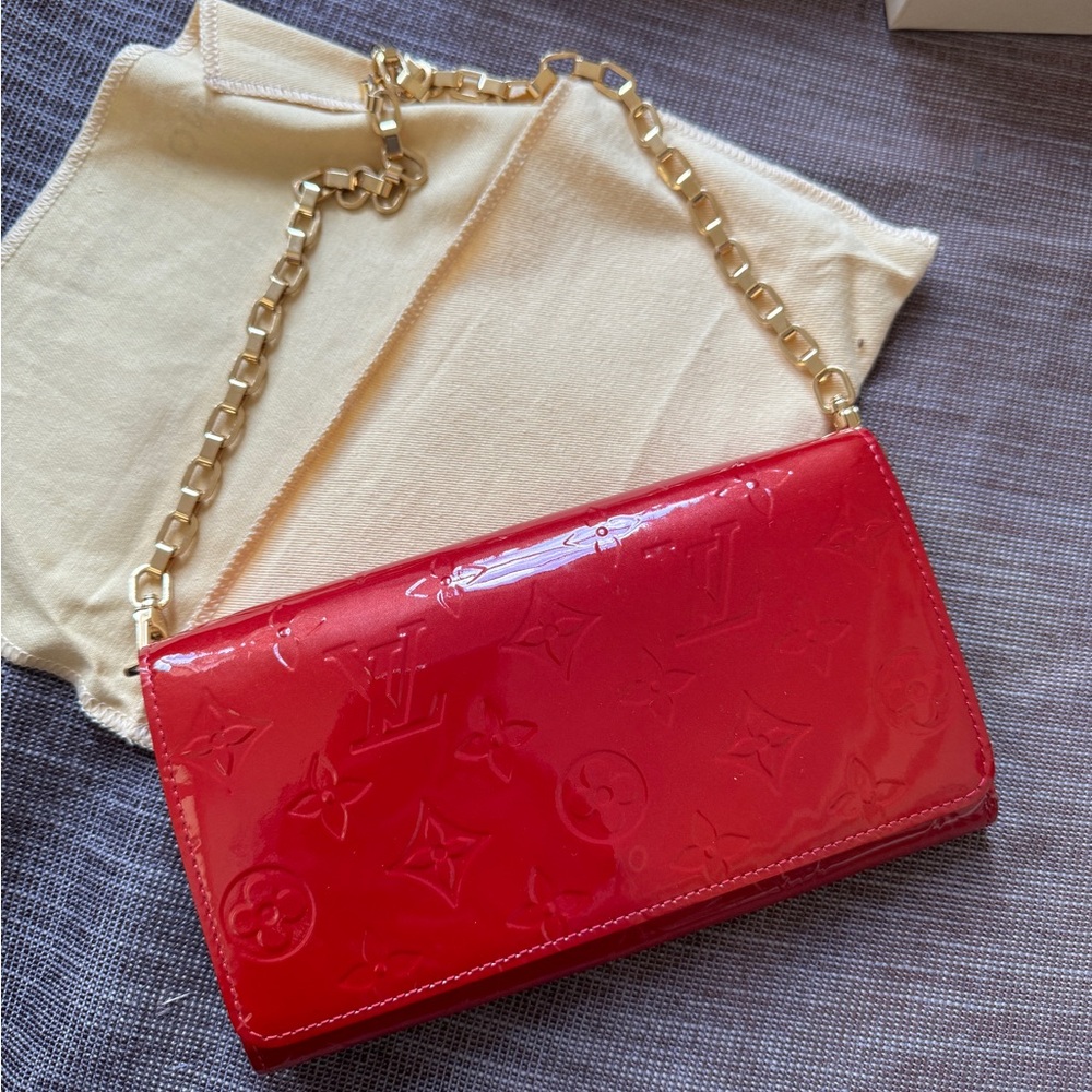 LOUIS VUITTON Vernis Chaine Wallet Pomme D'Amou